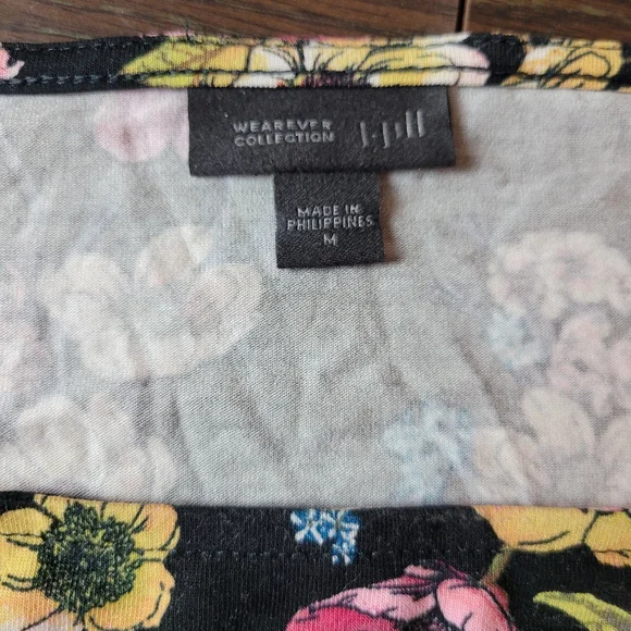 J.Jill wearever collection floral blouse - Picture 2 of 5